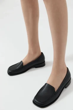 Classic Loafer - Black|St. Agni Store
