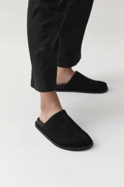 Claudia Mule -|St. Agni Online