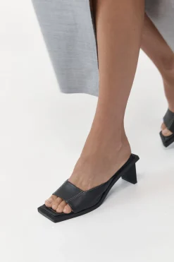 Contrast Stitch Heel - Black|St. Agni Clearance