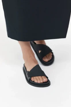 Everyday Stretch Slide - Black|St. Agni Outlet