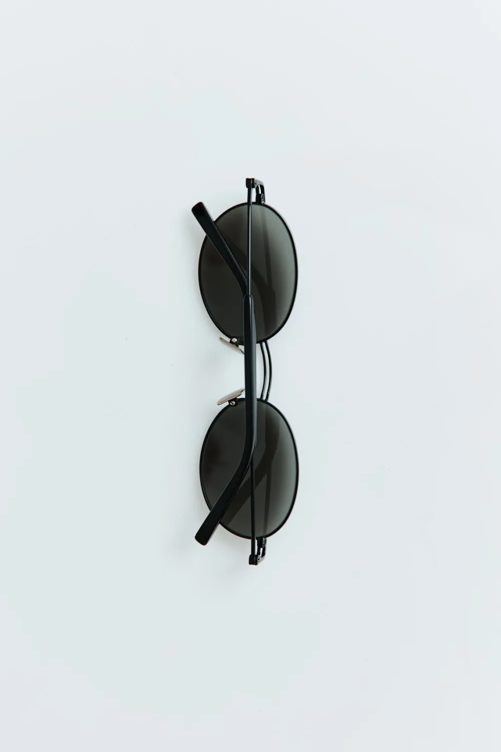 Fine Metal Oval Sunglasses - Black/Grey|St. Agni Outlet