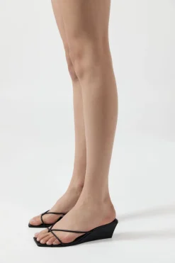 Minimal Low Wedge -|St. Agni Fashion