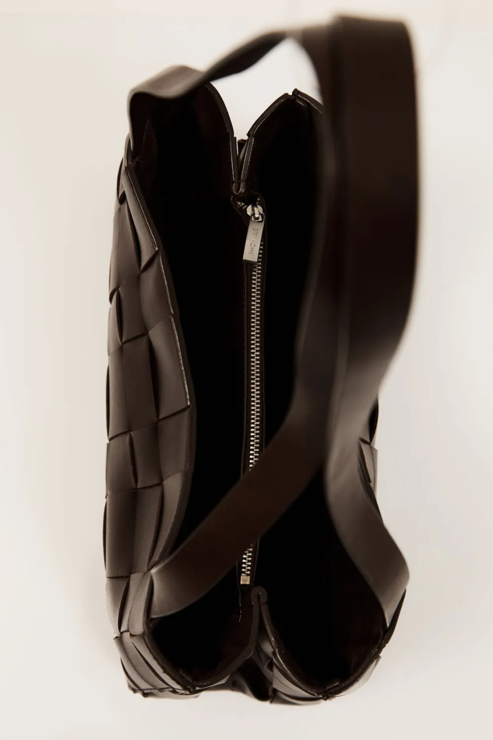 PRE-ORDER: Slim Woven Tote -|St. Agni Sale