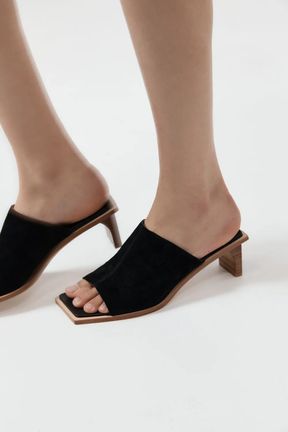 Raw Edge Heel -|St. Agni Outlet