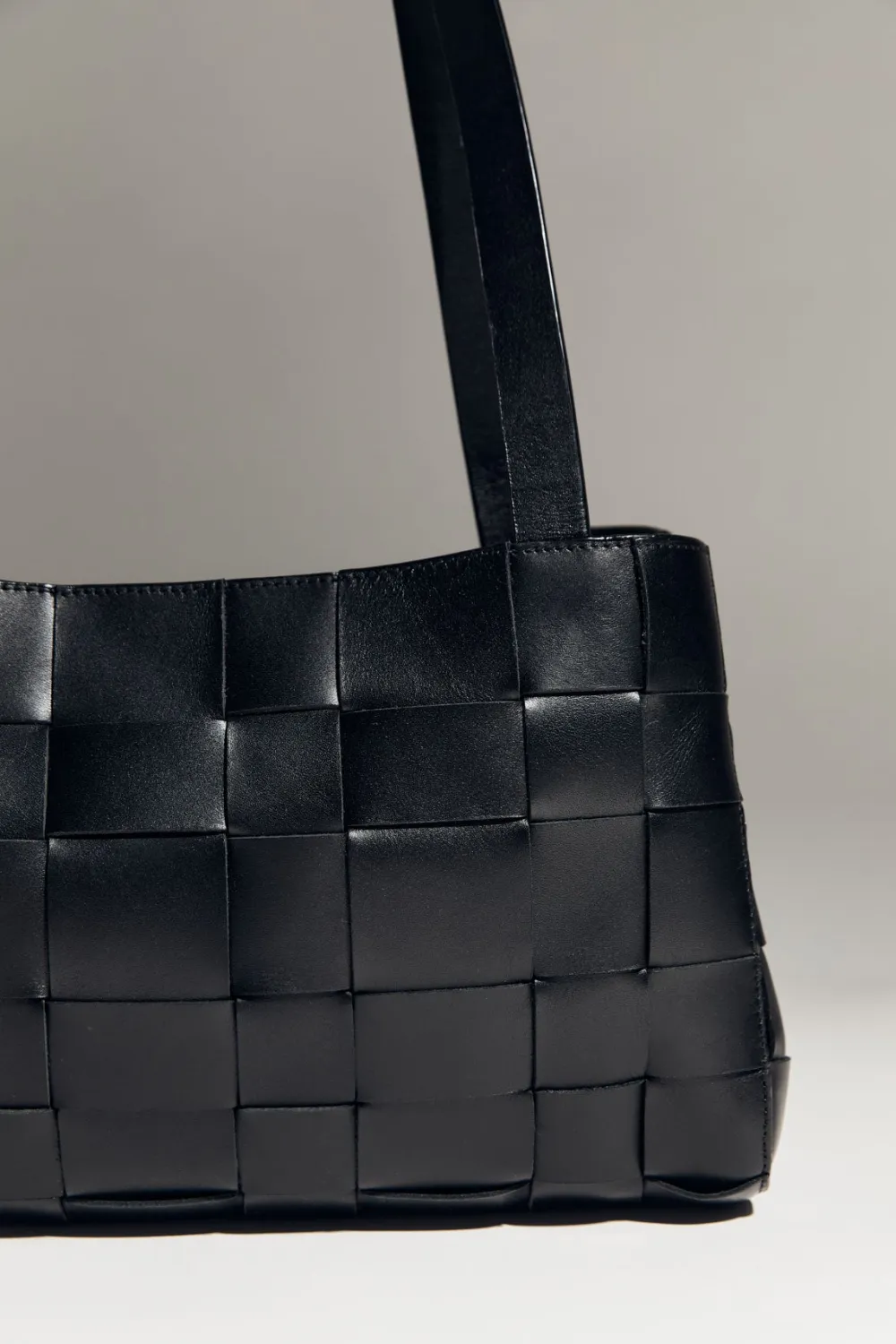 Slim Woven Tote -|St. Agni Store